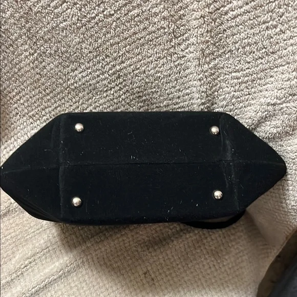 Elegant Black and Tan Embroidered Women's Bag - Picture 4 of 5